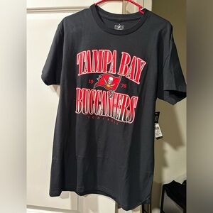 NFL team apparel Tampa Bay Buccaneers Men’s tee, medium